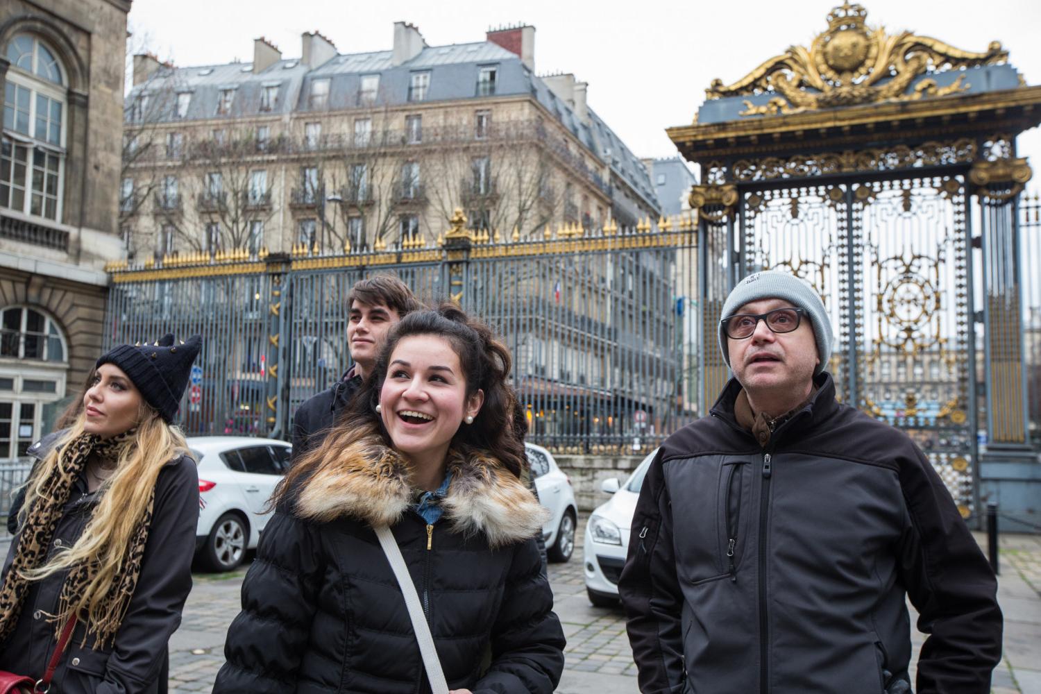 <a href='http://jolp.ngskmc-eis.net'>全球十大赌钱排行app</a>学院法语教授Pascal Rollet带领学生们到巴黎游学.